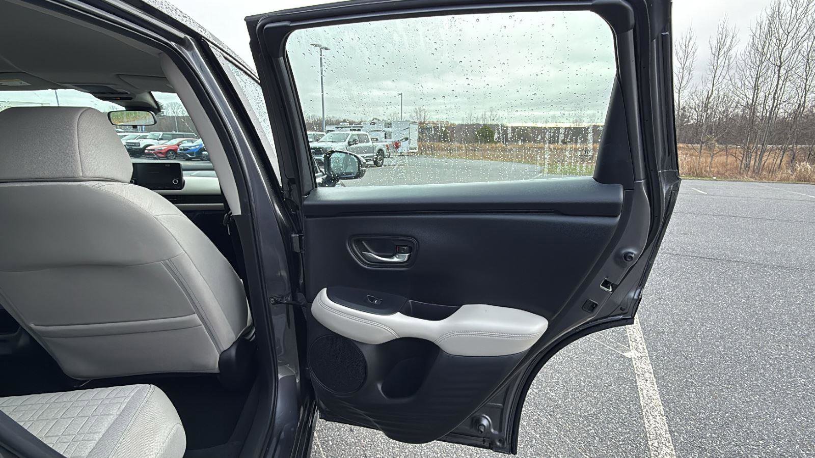 Certified 2023 Honda HR-V LX image 18