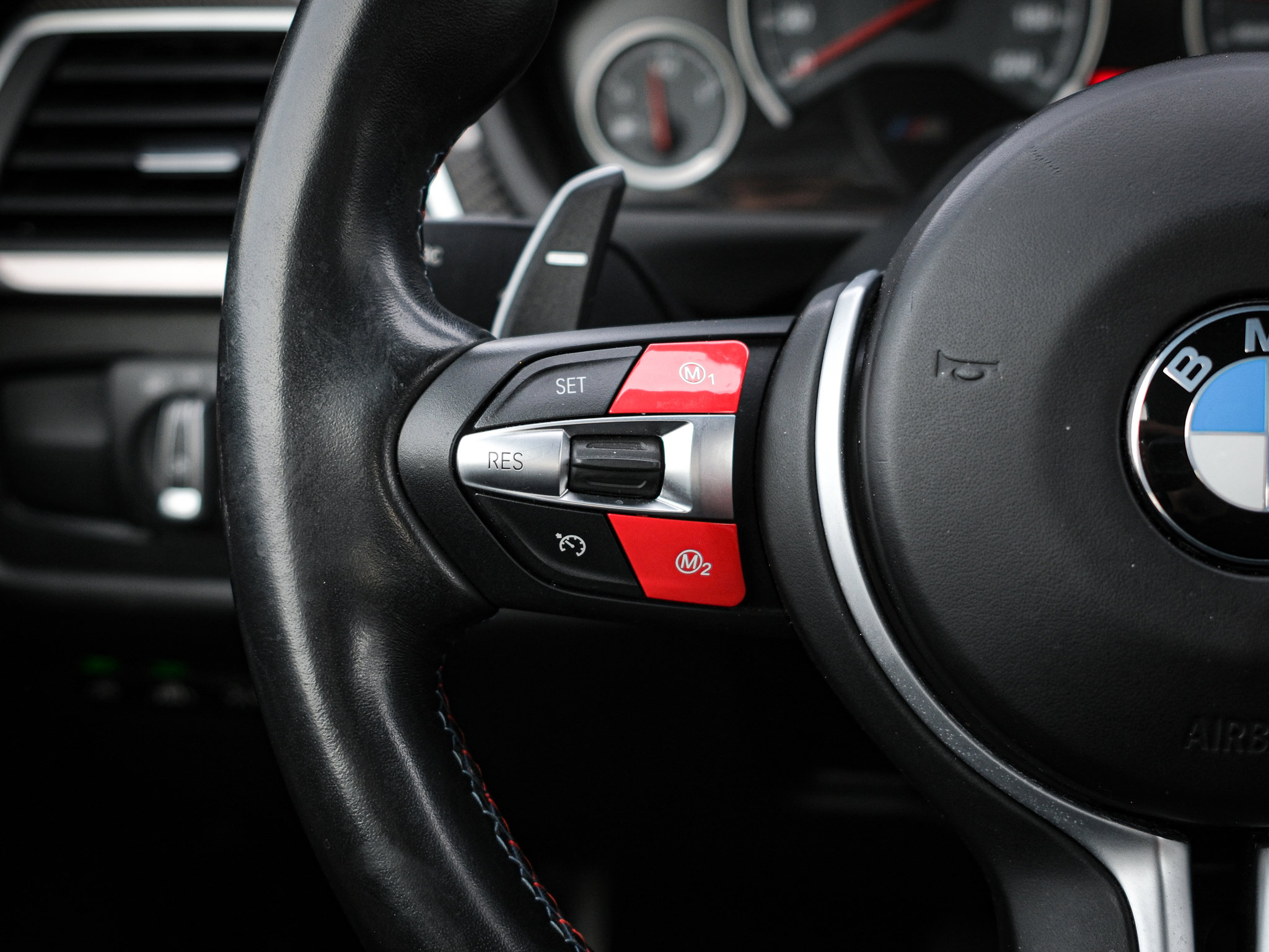 Used 2018 BMW M4 Convertible image 18