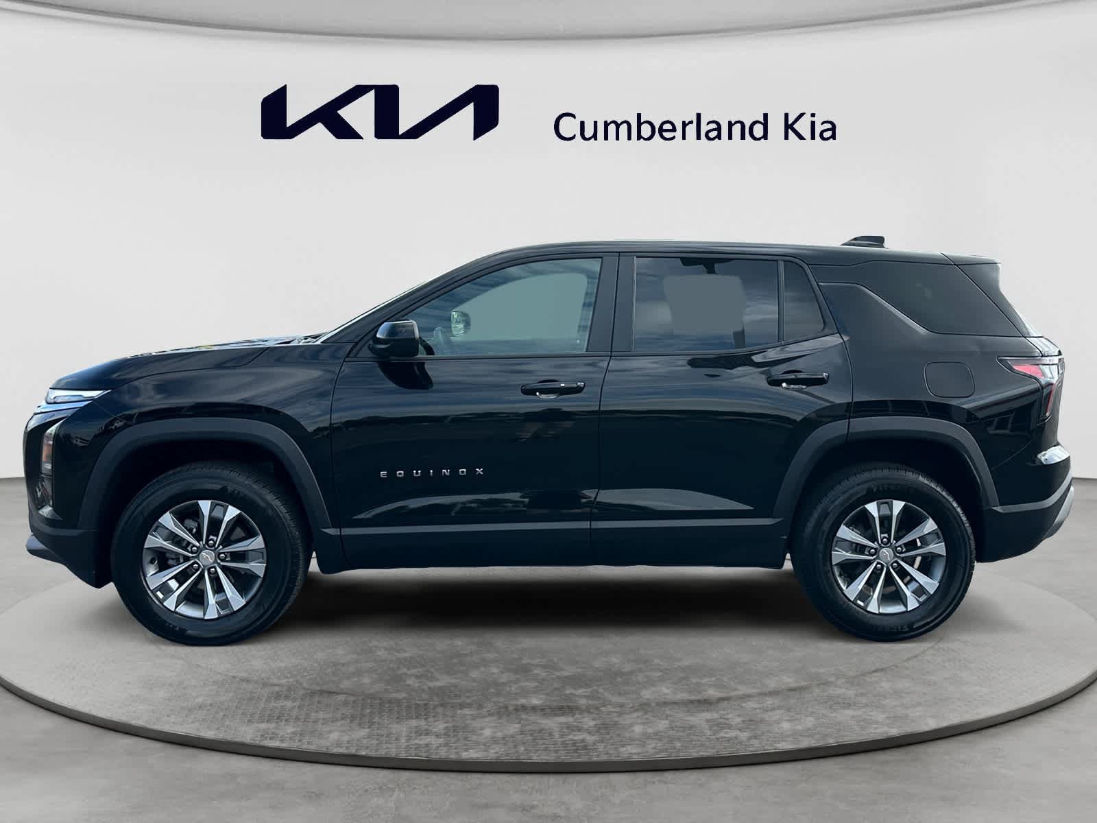 Used 2026 Chevrolet Equinox LT FWD image 2