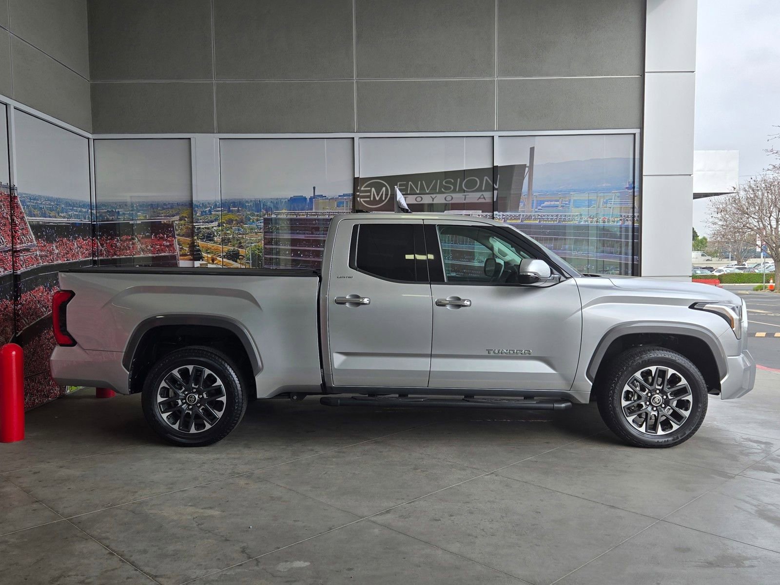 Used 2023 Toyota Tundra Limited image 4