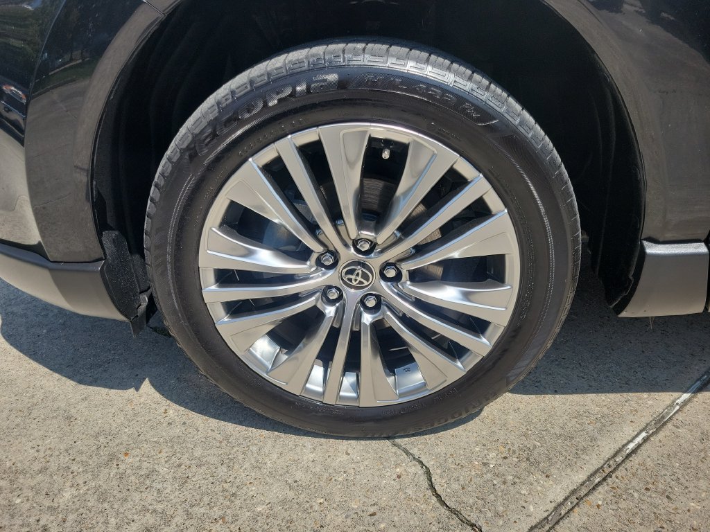 Certified 2024 Toyota Venza Limited AWD/4WD image 38