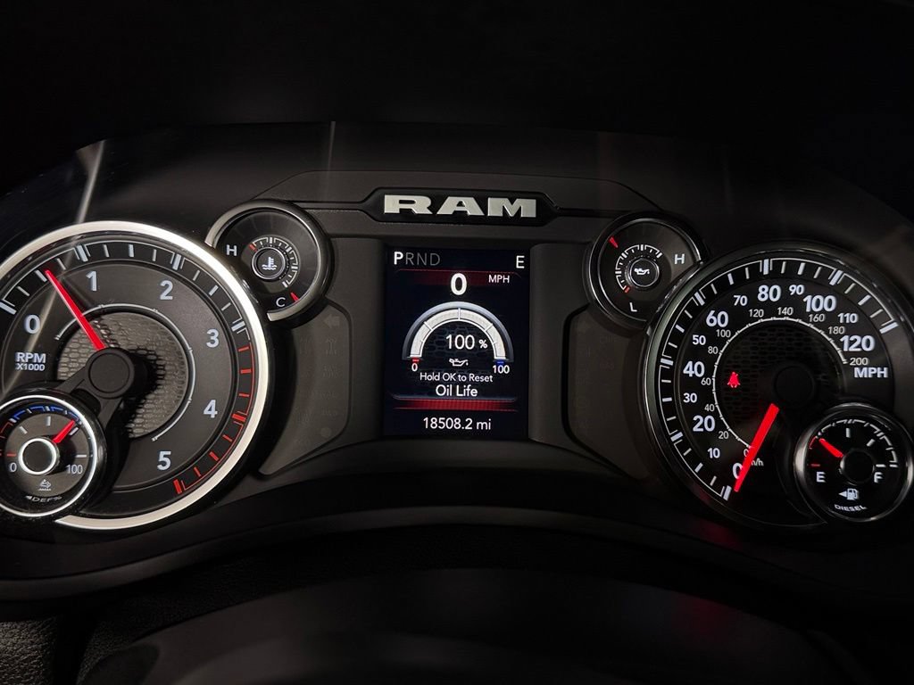 Used 2024 RAM 3500 Tradesman w/ Chrome Appearance Group AWD/4WD image 19