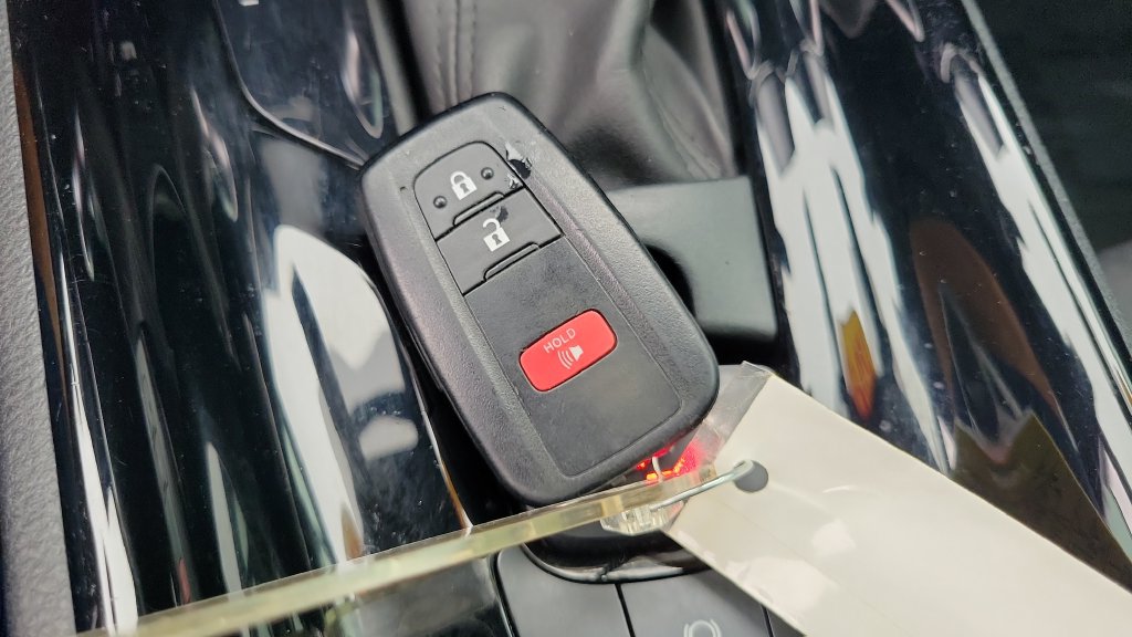 Used 2021 Toyota C-HR XLE FWD image 26