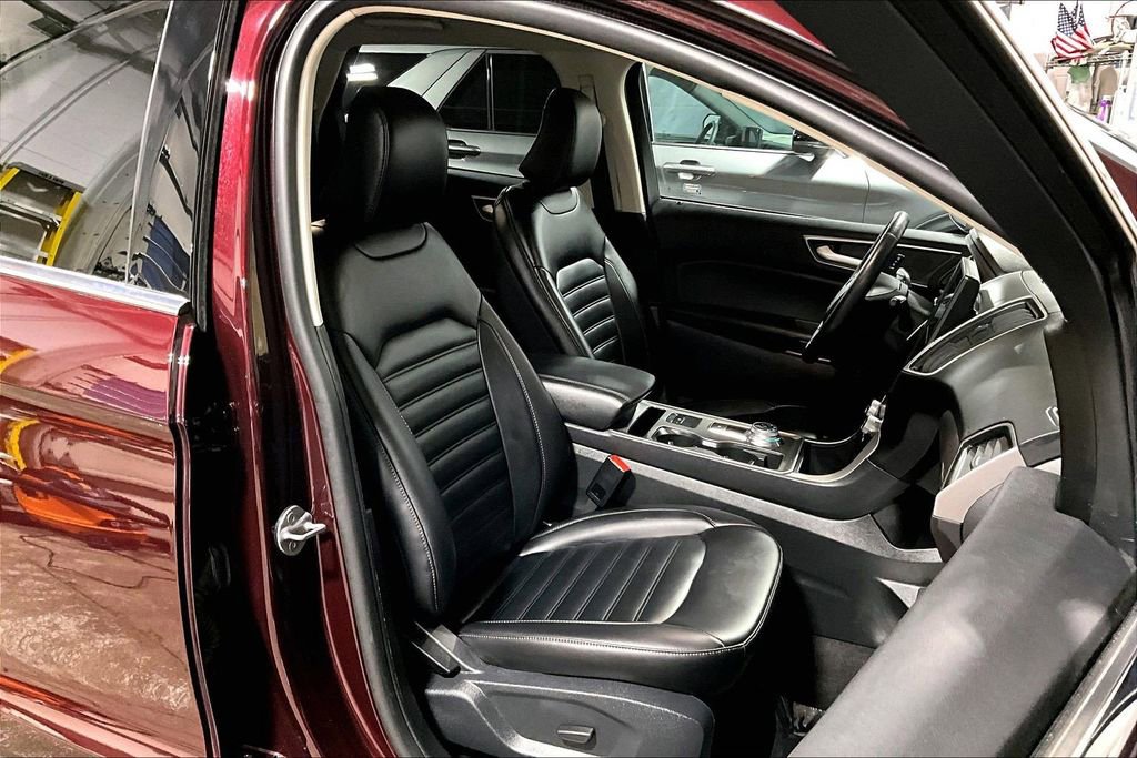 Certified 2024 Ford Edge SEL w/ Convenience Package image 7