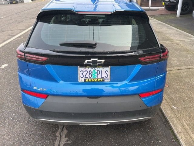 Used 2023 Chevrolet Bolt EUV LT w/ Convenience Package FWD image 2