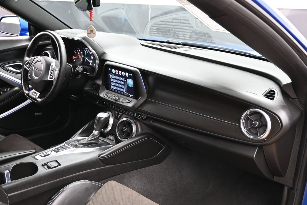 Used 2017 Chevrolet Camaro SS RWD image 30