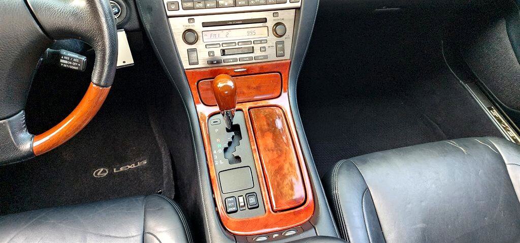 Used 2003 Lexus SC 430 Convertible image 31