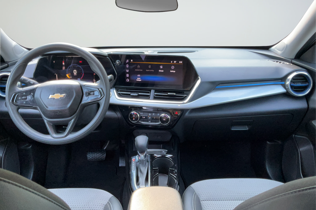 Certified 2025 Chevrolet Trax LT FWD image 12