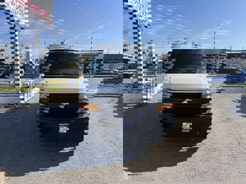 Used 2018 Chevrolet Express 2500 w/ Driver Convenience Package image 5