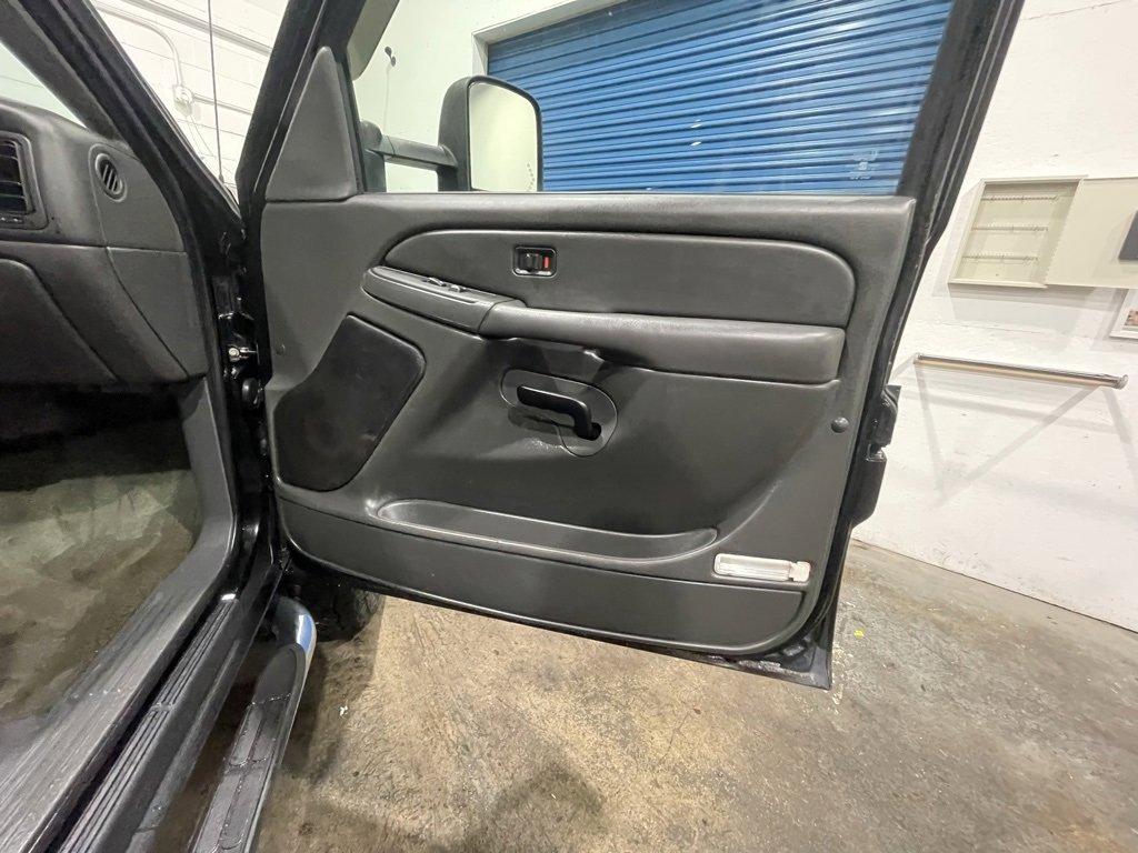 Used 2007 Chevrolet Silverado 2500 LT w/ Heavy-Duty Power Package image 32