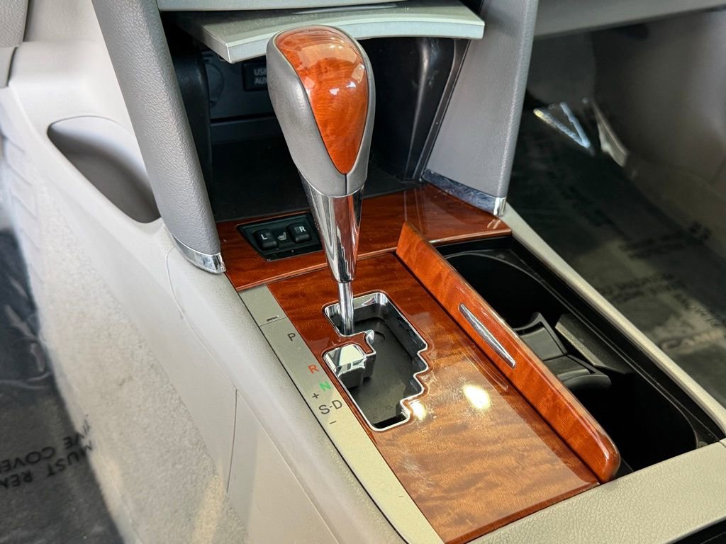 Used 2011 Toyota Camry XLE w/ XLE Extra-Value Pkg #2 image 28