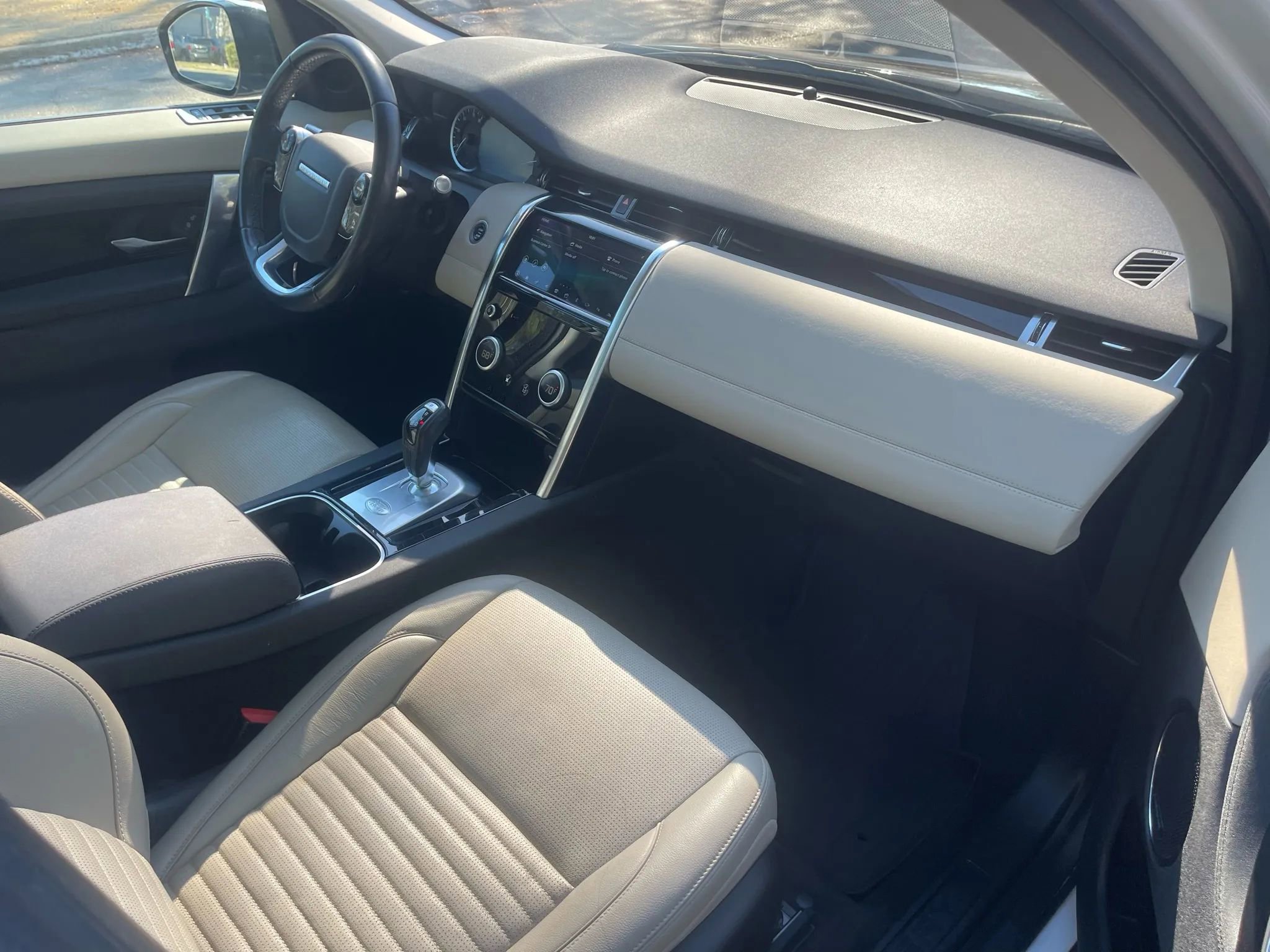 Used 2020 Land Rover Discovery Sport S image 14
