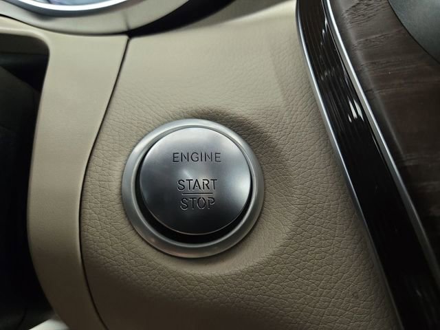 Used 2018 Mercedes-Benz GLC 300 4MATIC image 25