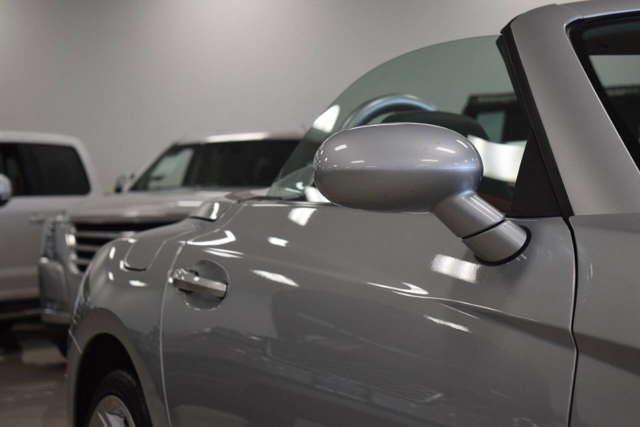 Used 2008 Chrysler Crossfire Limited image 7