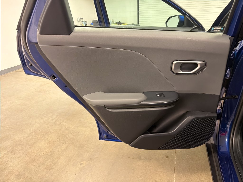 Used 2025 Kia K4 FWD image 25