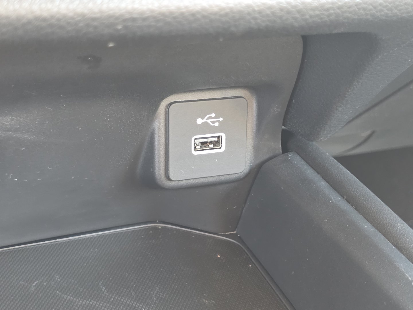 Certified 2024 Honda HR-V LX image 8