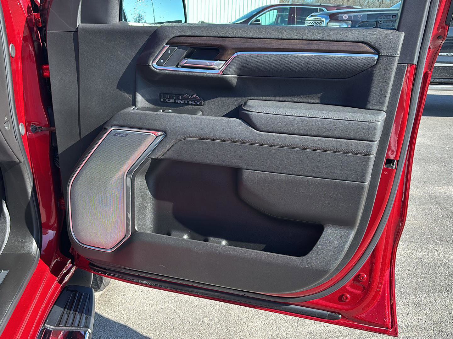 Used 2025 Chevrolet Silverado 1500 High Country w/ Technology Package image 25