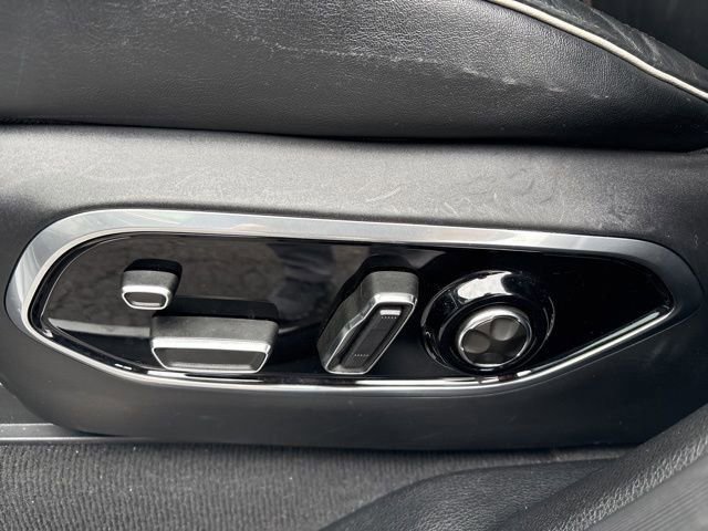 Used 2023 Jeep Grand Cherokee L Summit w/ Advanced Protech Group IV image 18