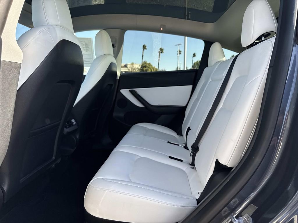 Used 2021 Tesla Model Y Long Range image 23
