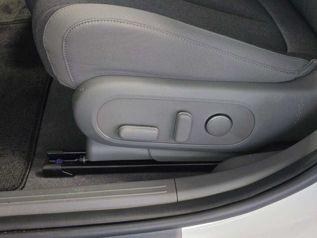 New 2026 Hyundai Ioniq 5 SE image 22