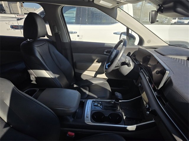 Used 2025 Kia Carnival EX video 2