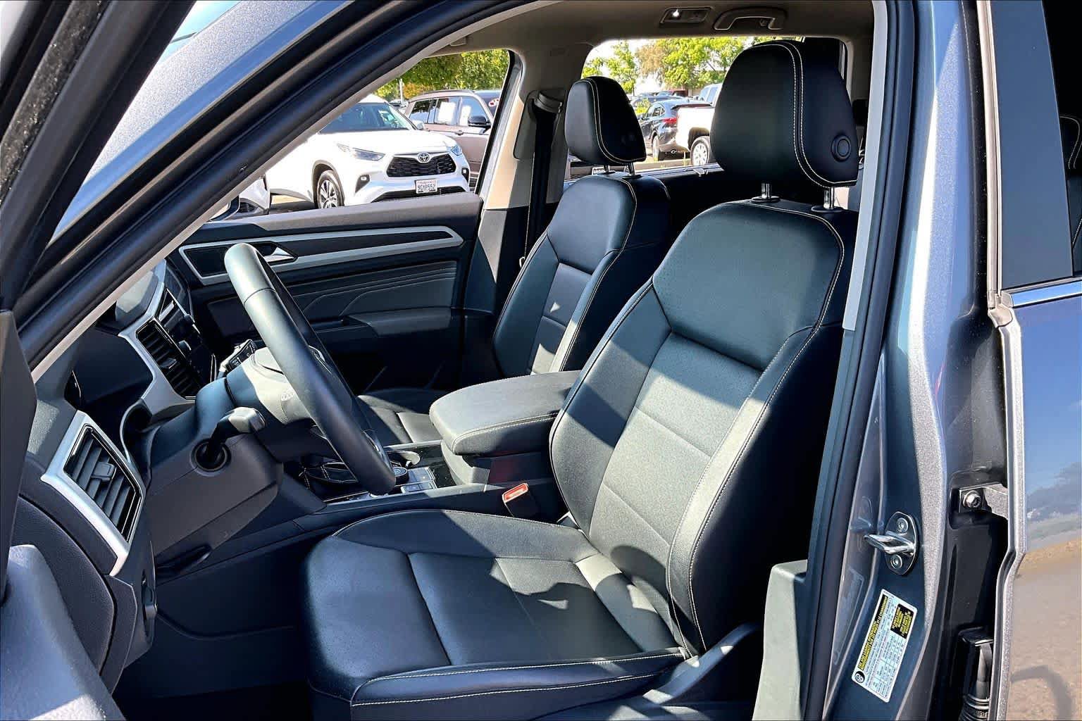 Used 2023 Volkswagen Atlas SE w/ Panoramic Sunroof Package AWD/4WD image 7
