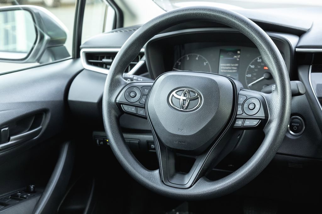 Certified 2025 Toyota Corolla LE w/ Convenience Package image 28