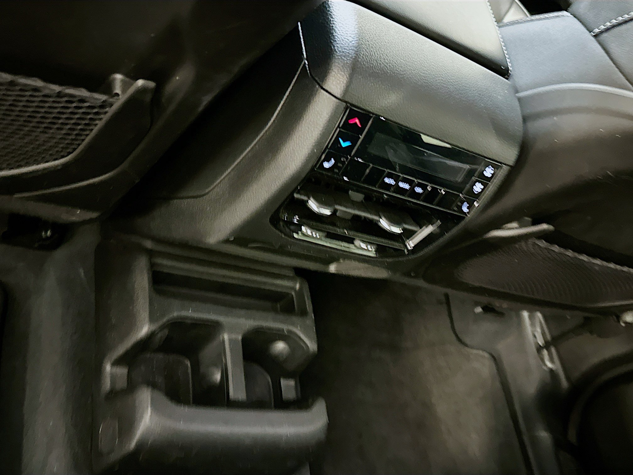 Used 2023 Jeep Grand Cherokee L Limited AWD/4WD image 28