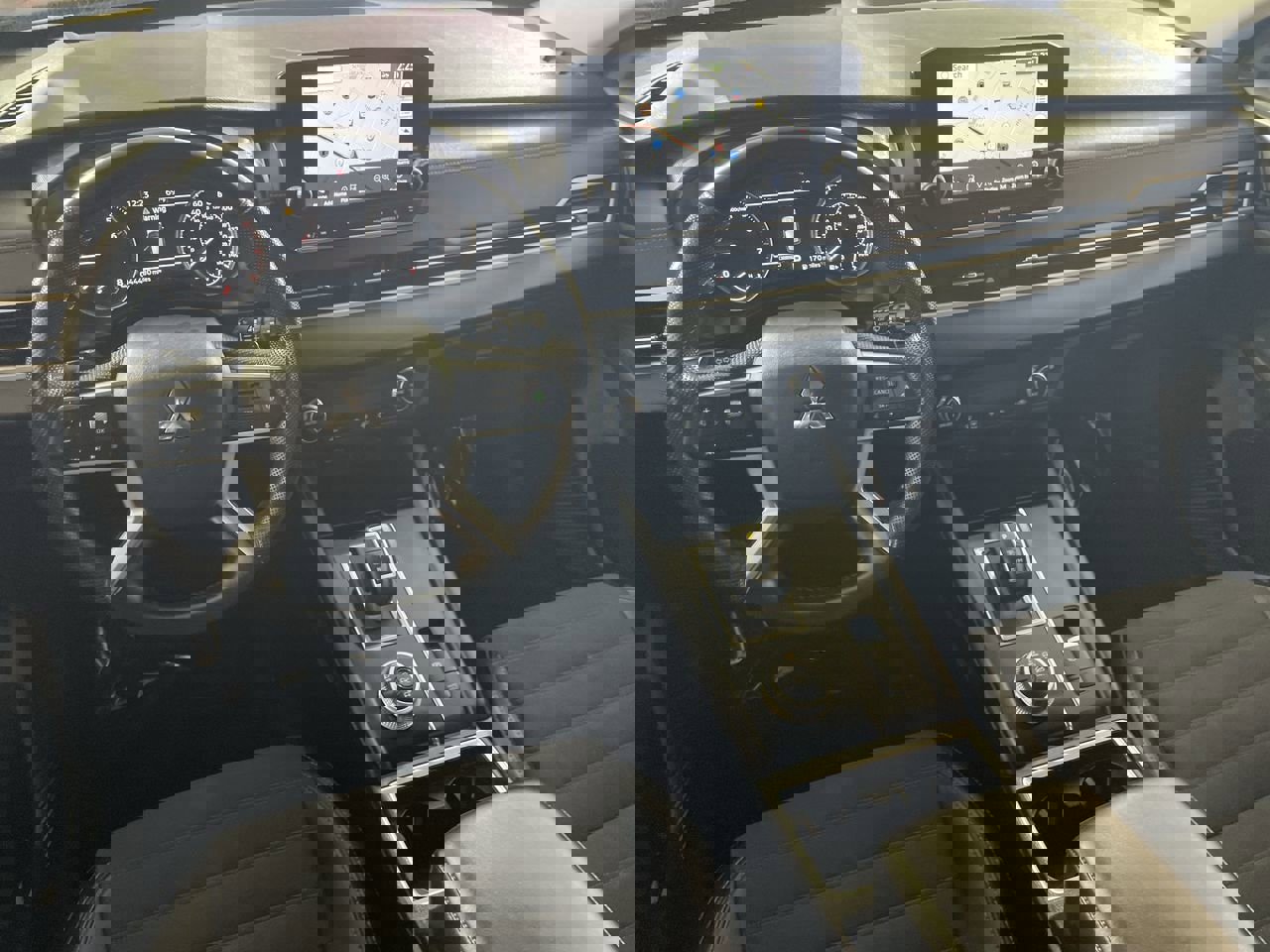 Used 2024 Mitsubishi Outlander SE image 22