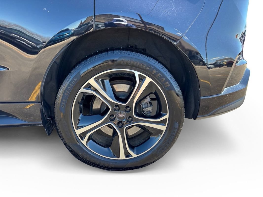 Used 2019 Ford Edge ST w/ Convenience Package AWD/4WD image 10