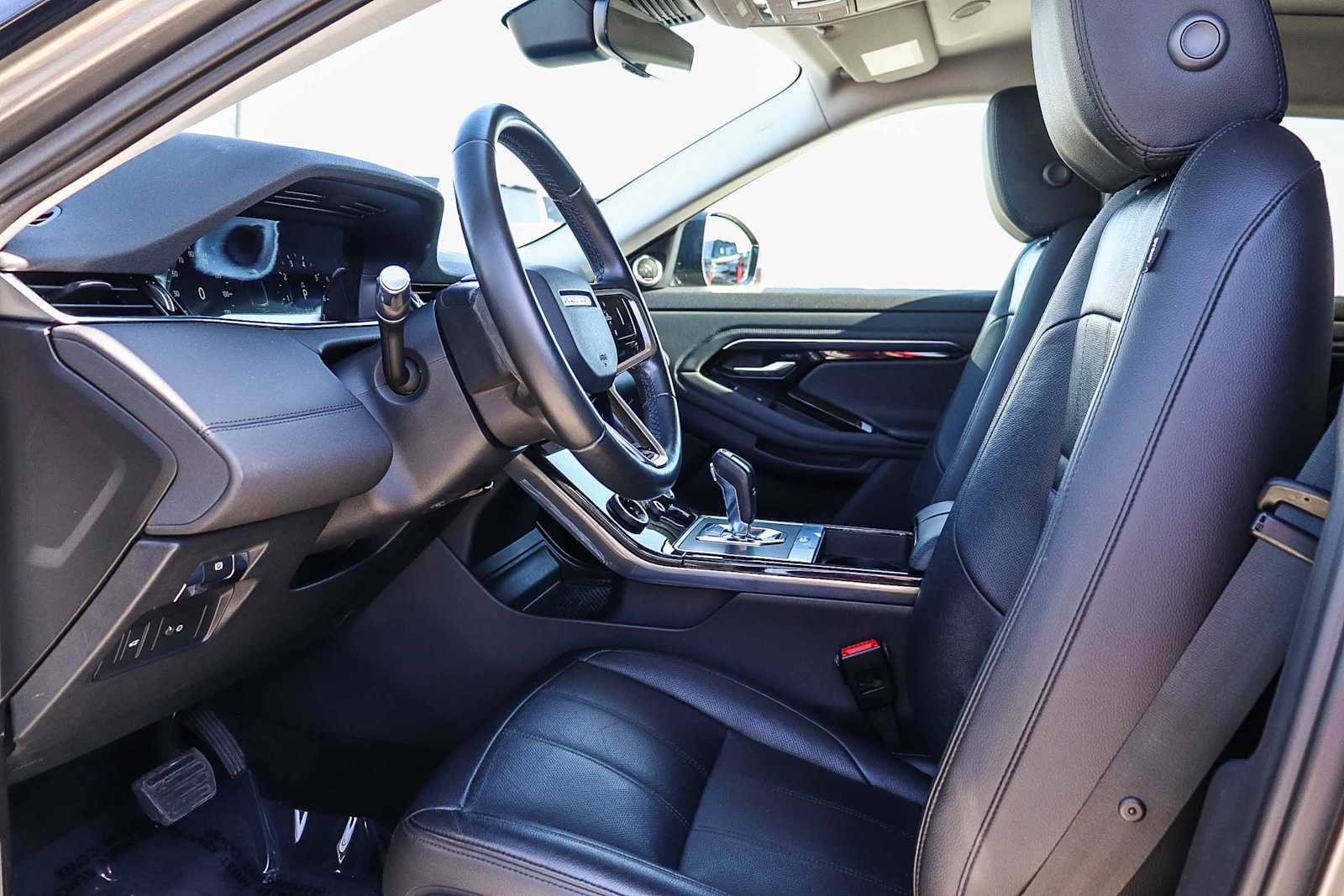 Used 2022 Land Rover Range Rover Evoque SE image 18