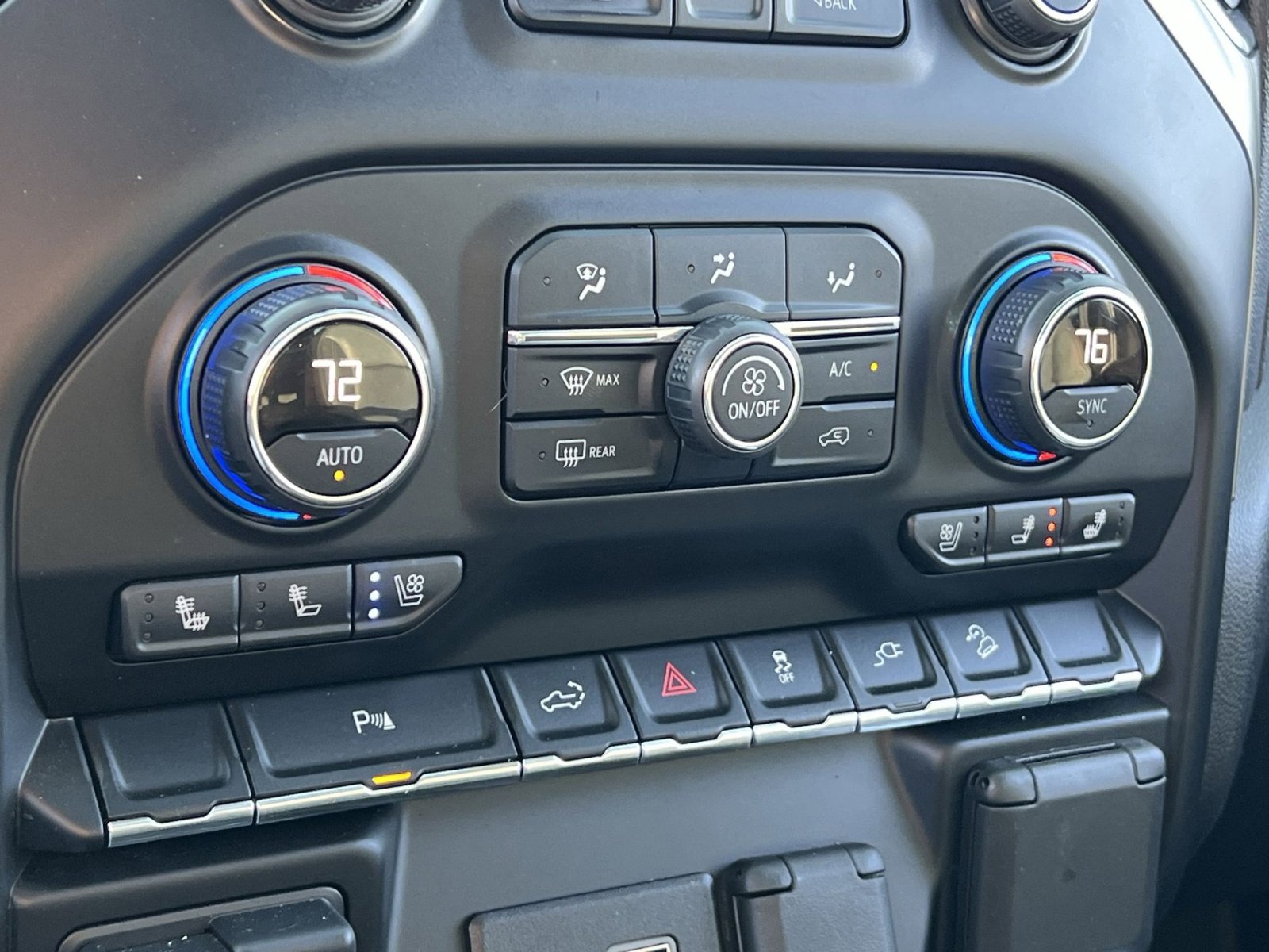 Used 2021 Chevrolet Silverado 2500 LTZ w/ Z71 Chrome Sport Edition image 21