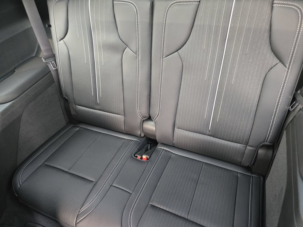 New 2027 Cadillac Vistiq Luxury AWD/4WD image 19