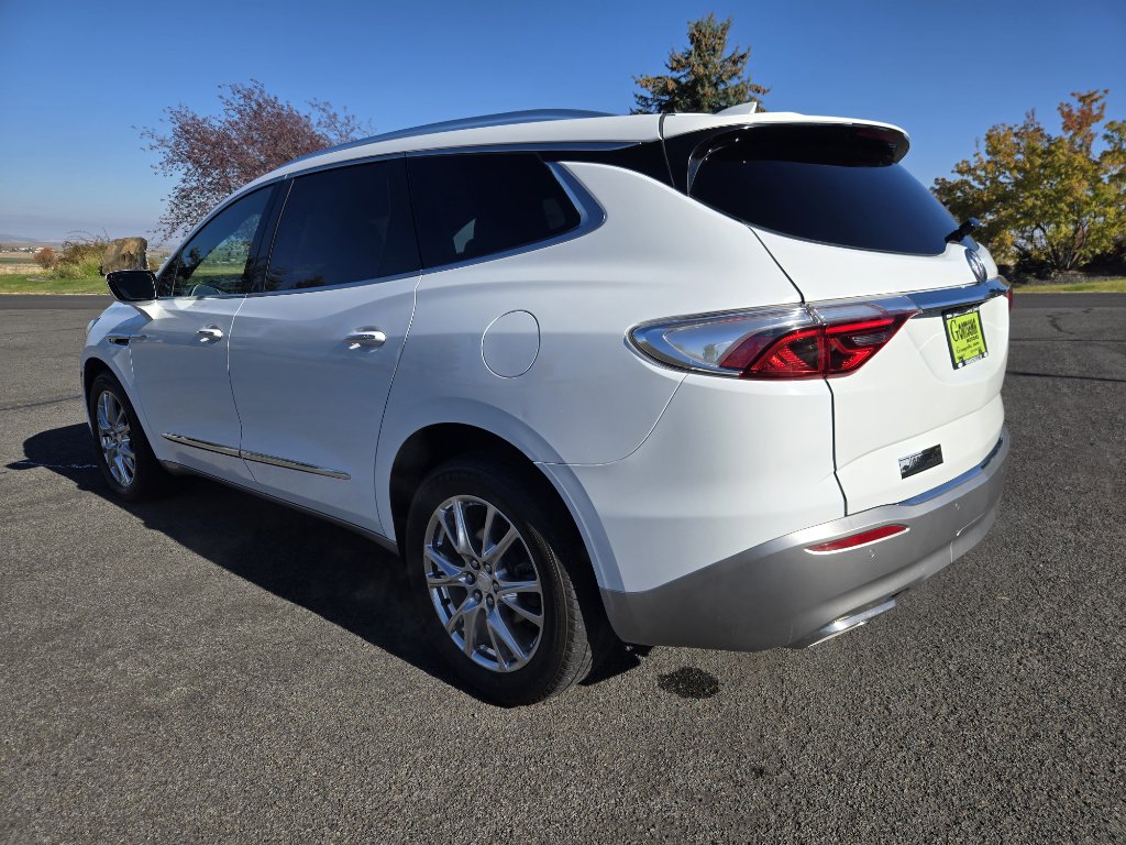 Used 2022 Buick Enclave Premium AWD/4WD image 7