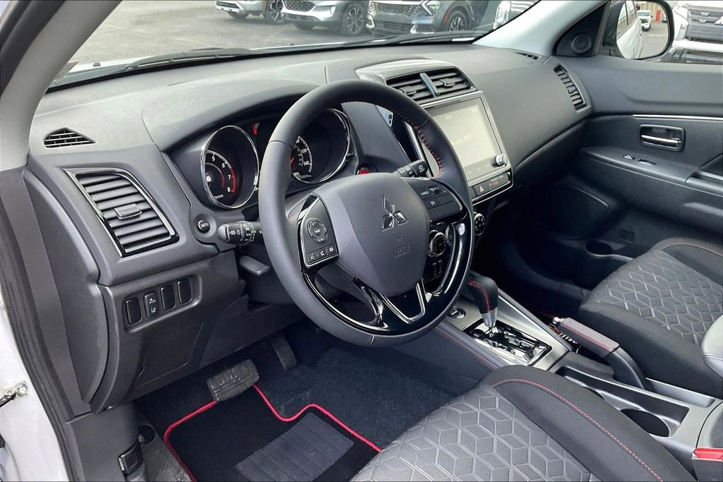 Used 2024 Mitsubishi Outlander Sport Ralliart image 13