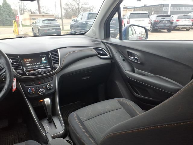 Used 2017 Chevrolet Trax LT AWD/4WD image 12