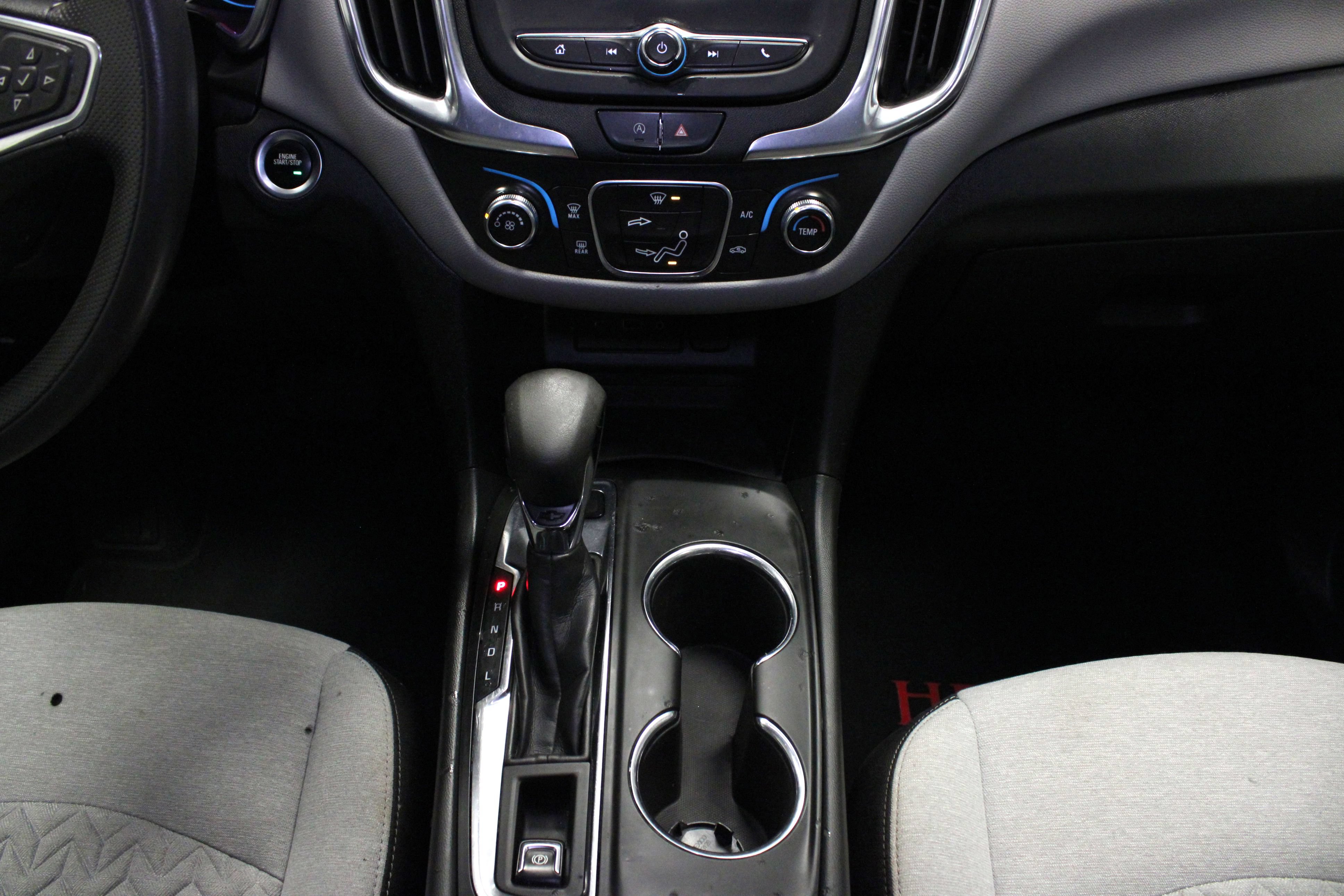 Used 2022 Chevrolet Equinox LS w/ LS Convenience Package AWD/4WD image 19