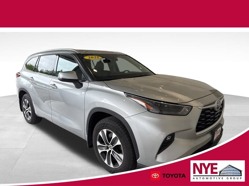 Used 2022 Toyota Highlander XLE