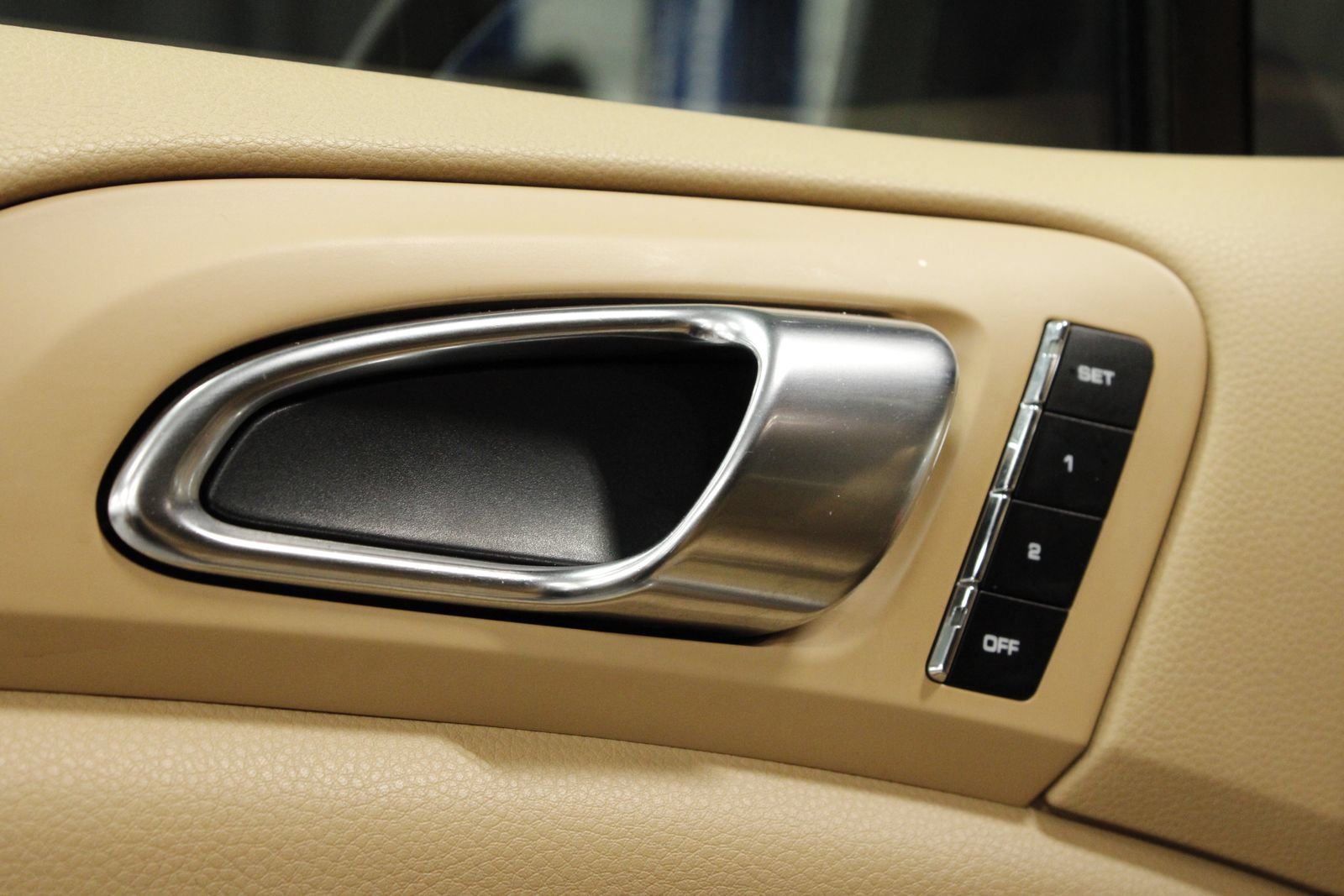 Used 2011 Porsche Cayenne S AWD/4WD image 31