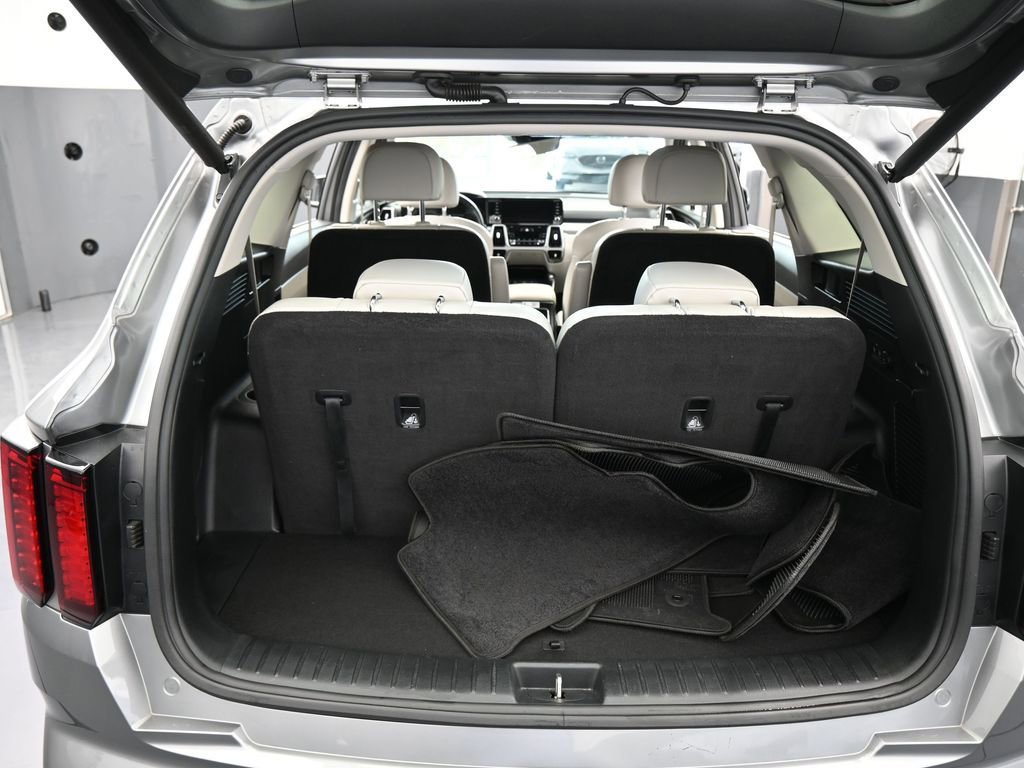 Used 2022 Kia Sorento EX w/ Panoramic Sunroof Package image 48