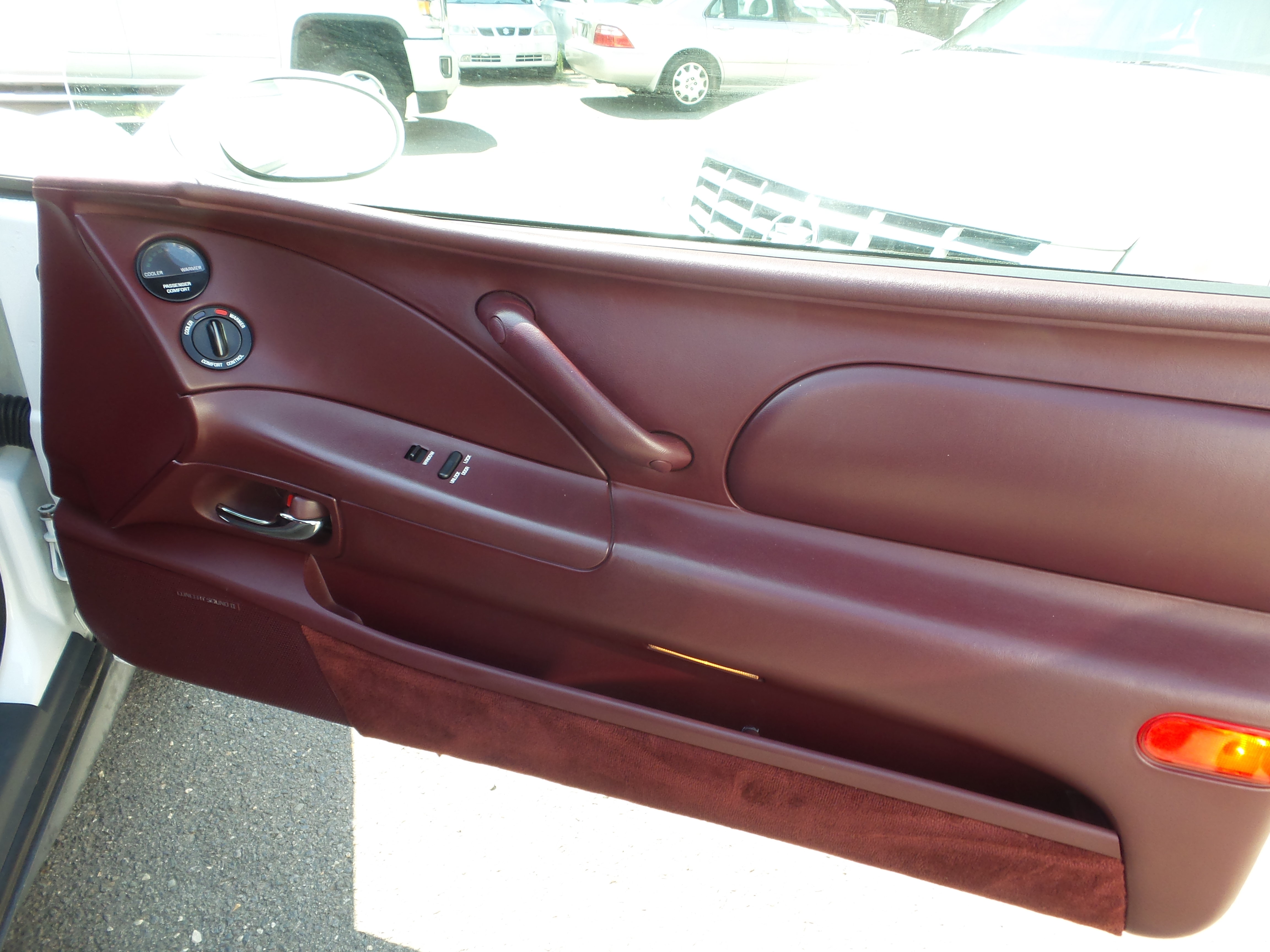 Used 1995 Buick Riviera Coupe FWD image 12