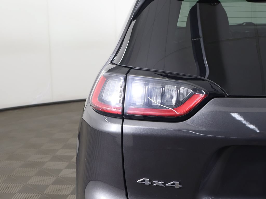 Used 2019 Jeep Cherokee Limited AWD/4WD image 15
