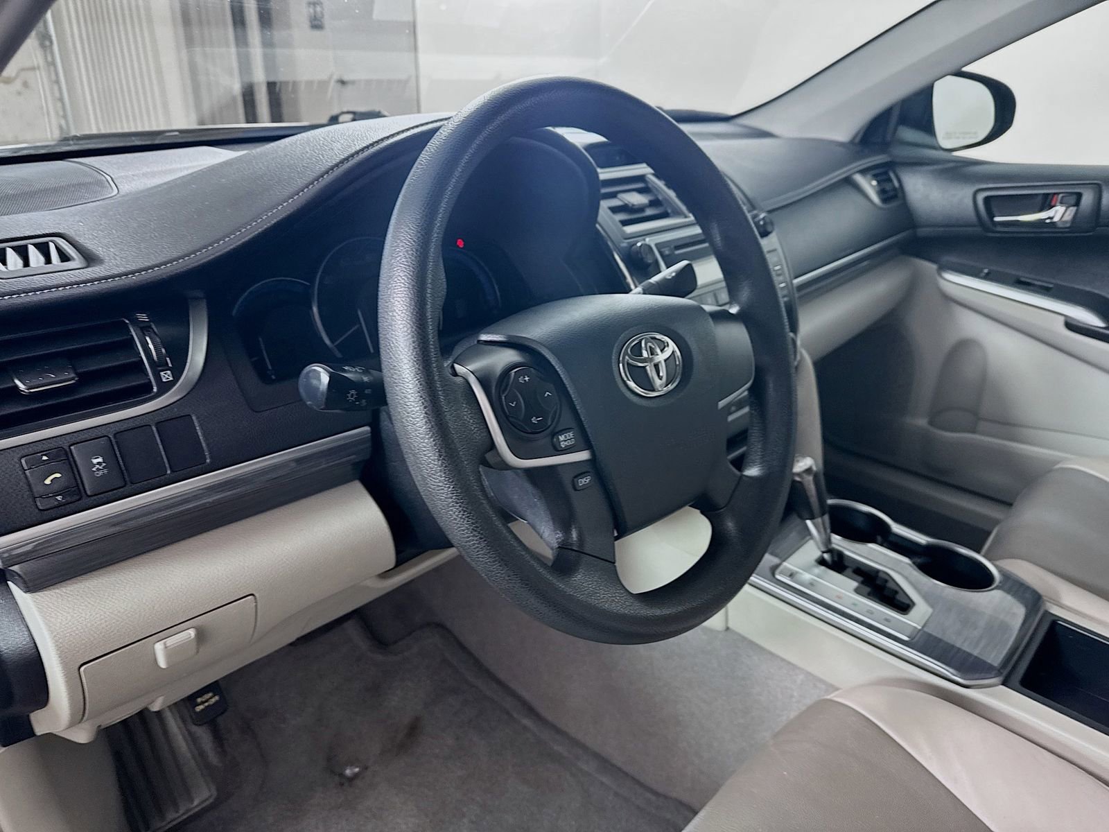 Used 2012 Toyota Camry LE image 7