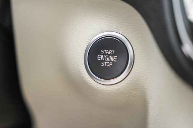 Certified 2023 Volvo XC40 B5 Ultimate w/ Protection Package Premier AWD/4WD image 29