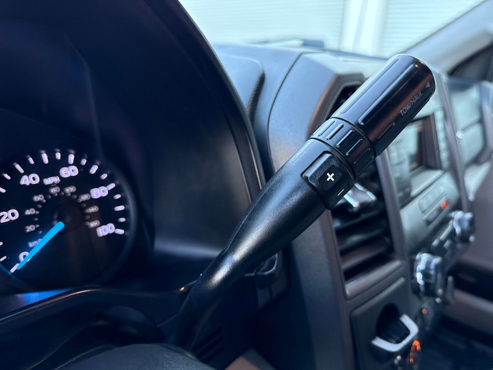 Used 2017 Ford F550 2WD Regular Cab Super Duty image 24