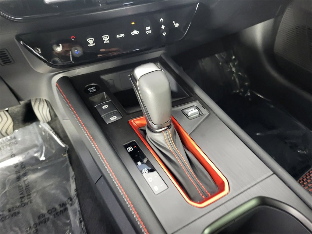 New 2025 Nissan Kicks SR w/ SR Premium Package image 16