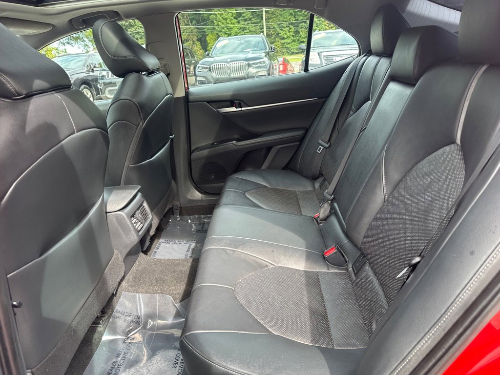Used 2019 Toyota Camry XSE image 14