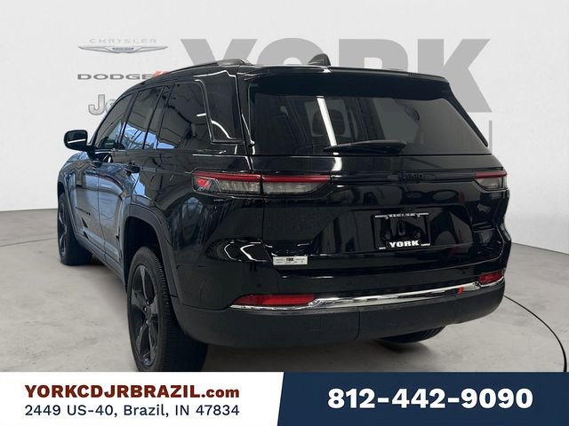 Used 2023 Jeep Grand Cherokee Altitude image 3