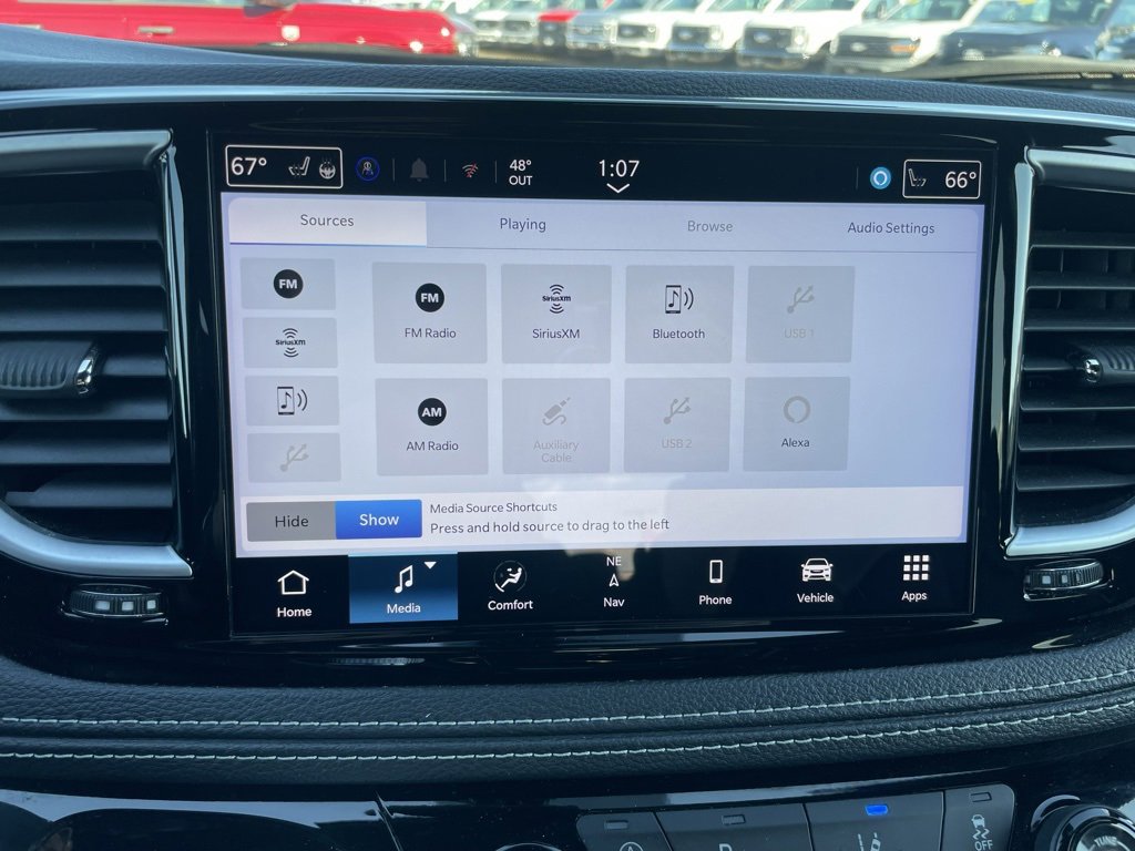 Used 2025 Chrysler Pacifica Limited image 15