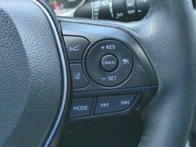 Used 2022 Toyota RAV4 XLE Premium FWD image 24